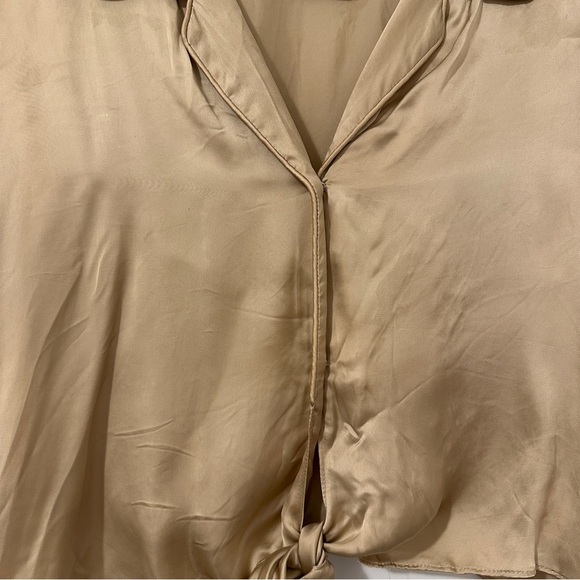 Aritzia Wilfred Peaufiner Annie Satin Beige/Bronze Blouse Size Small Women’s NWT - Picture 5 of 12